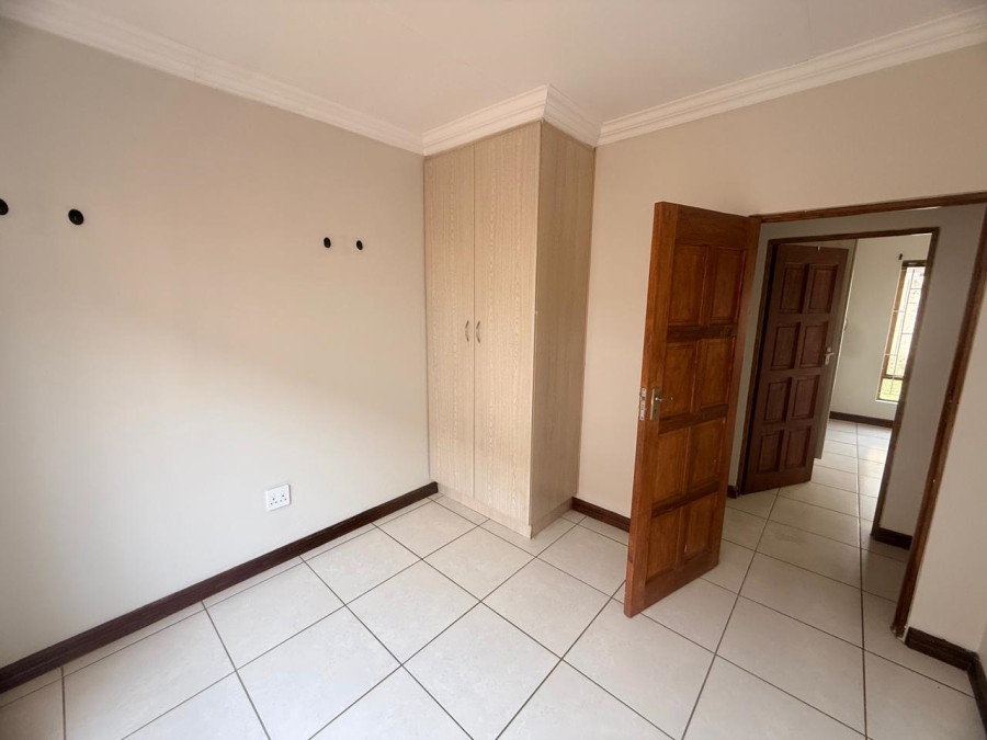 To Let 5 Bedroom Property for Rent in Bult West North West